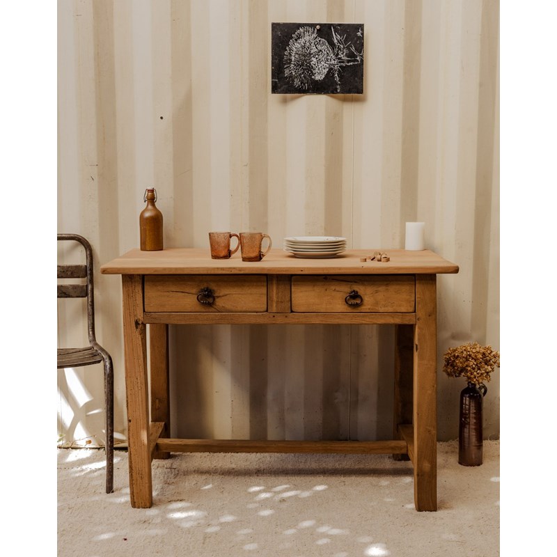 Romy, la table à manger en bois n°667