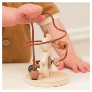 Jeu en bois et fil metallique marcel