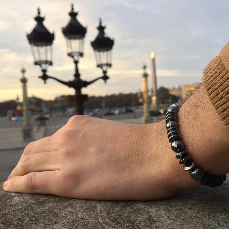 Bracelet noir et hématites