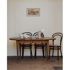 Romy, la table à manger en bois n°674