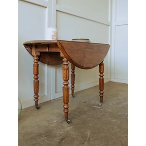 Table ronde rabattable en bois n°690