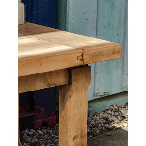 Romy, la table à manger en bois n°675