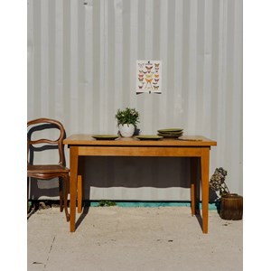 Romy, la table à manger en bois n°679