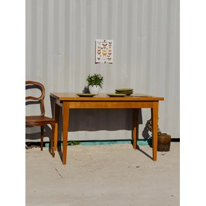 Romy, la table à manger en bois n°679