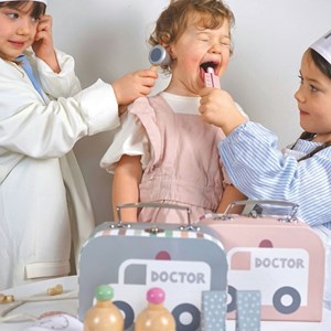 Malette de docteur rose
