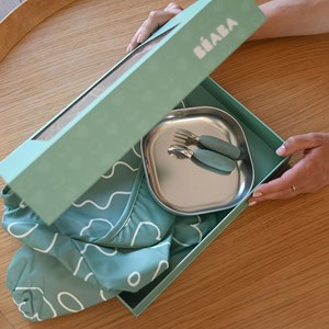 Coffret cadeau set repas couverts et bavoir vert sauge