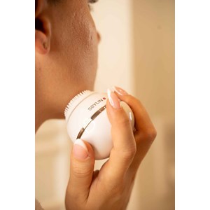 Brosse visage nettoyante et exfoliante