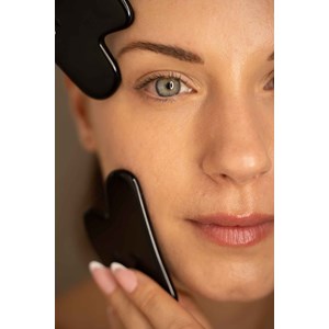 Gua sha en jade noir