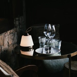Lampe rechargeable liv marron foncé – bracelet en cuir,