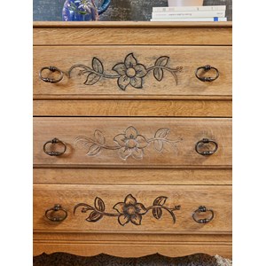 Commode en bois florale n°564