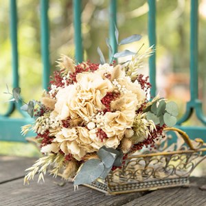 Bouquet de fleurs séchées rouge