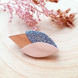 Broche en bois et cuir tulipe sirène