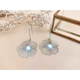 Boucles d'oreilles fleur nacre