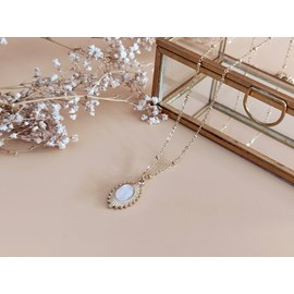 Collier  ovale doré et quartz rose