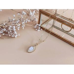 Collier  ovale doré et quartz rose