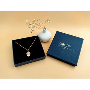 Collier  ovale doré et quartz rose