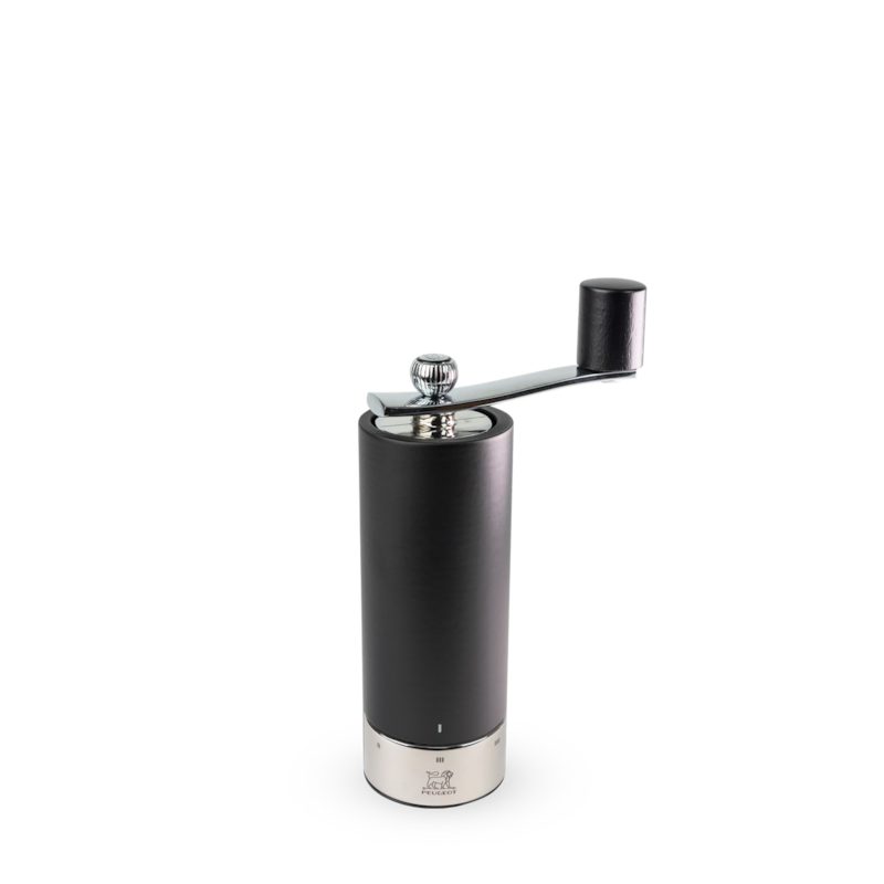 The Isen pepper mill is a model of elegance. With the delicate curve of its handle and the precision of its grind adjustment, this will be the ideal companion for all your best cooking creations or moments of taste at the table.  Isen