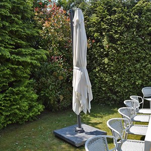 Parasol déporté écru 3x3 m celestia