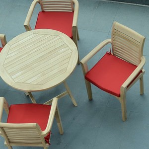 Coussin rouge pour fauteuils fixes