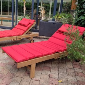 Matelas rouge pour bain de soleil