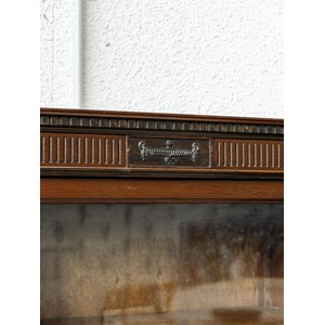 Victoria, la vitrine en bois n°24