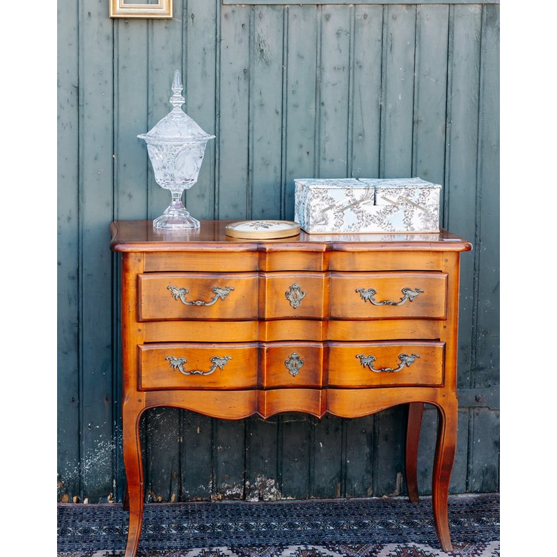 Garance, la commode style louis xv n°68