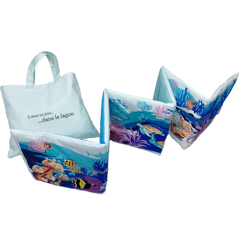 Livre en tissu le lagon