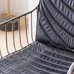 Chaise en tissu et métal