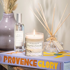 Bougie parfumée violette poudrée