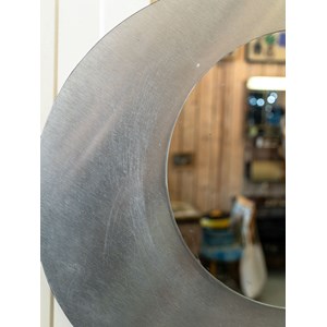 Igor, le miroir en métal n°480