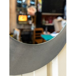 Igor, le miroir en métal n°480