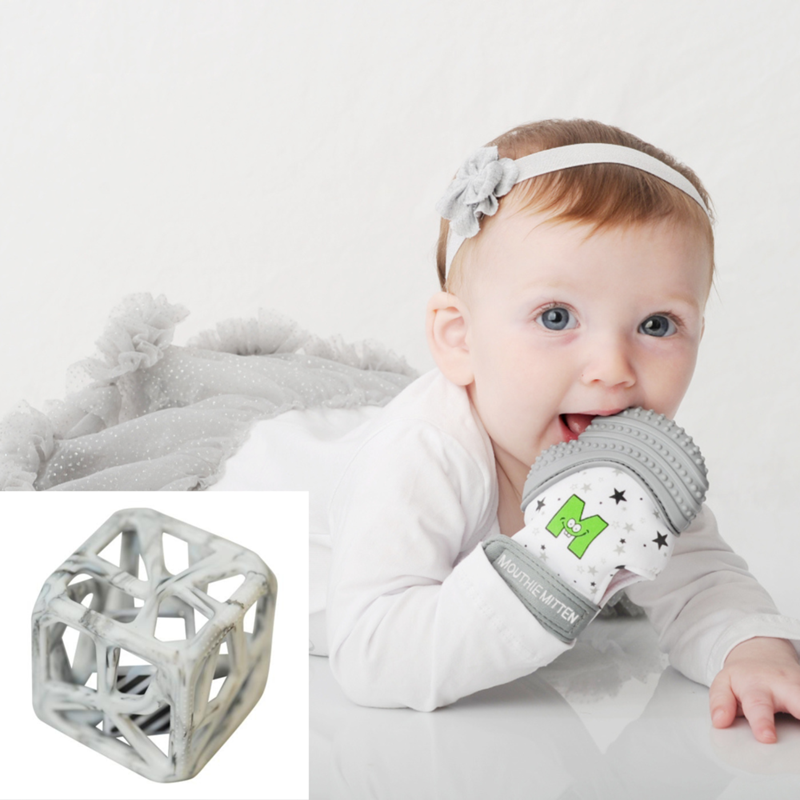 Mitaine de dentition et hochet cube