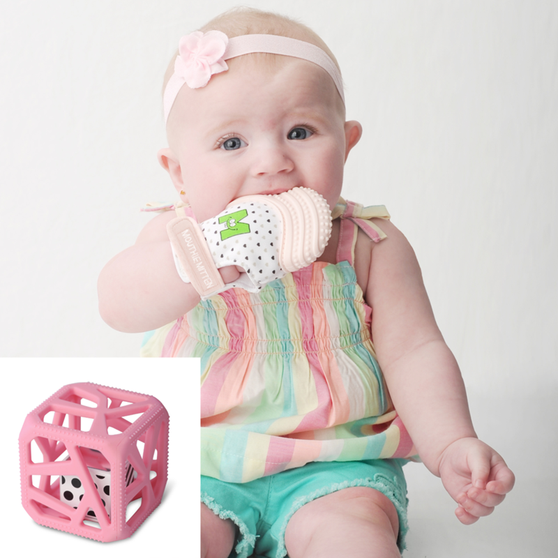 Mitaine de dentition et hochet cube