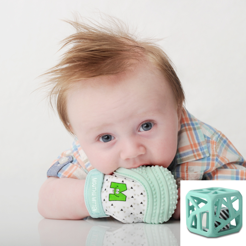 Mitaine de dentition et hochet cube