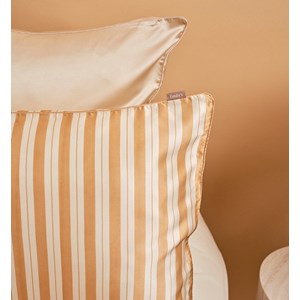Taie d'oreiller en soie camel 65x65