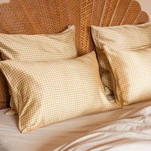 Taie d'oreiller soie vichy camel 65x65