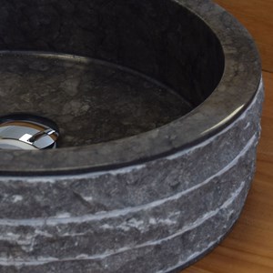 Vasque ronde en marbre noir sterio