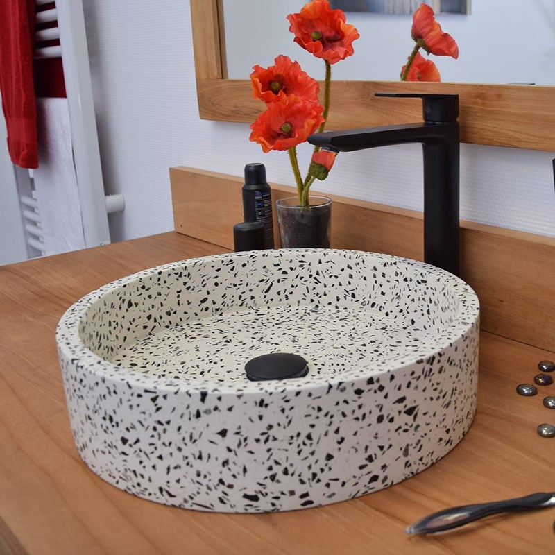 Vasque ronde en terrazzo crème arlequin