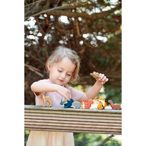 Daim en bois d'hévéa