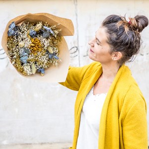 Bouquet de fleurs séchées jaune