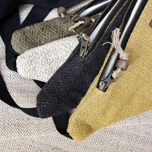 Sac banane en chanvre - muskan ébène