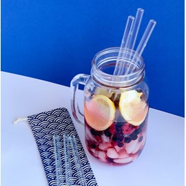Pochette de 6 pailles en verre et 1 goup