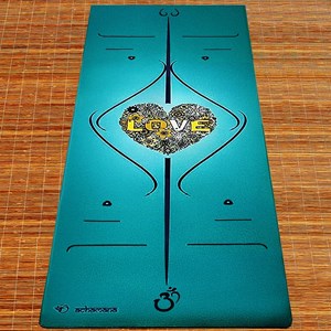 Tapis yoga marqueurs 3 plis vert + sac