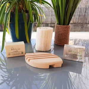 Savons à froid, luffa et porte-savon