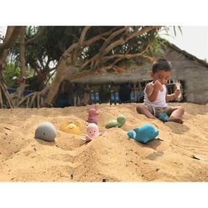 Tortue en caoutchouc naturel