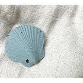 Hochet de dentition coquillage bleu