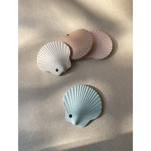 Hochet de dentition coquillage bleu