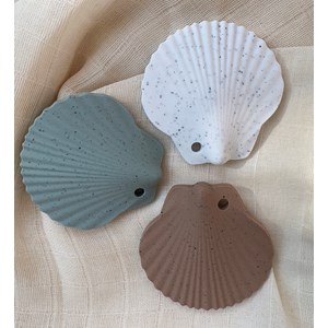 Hochet de dentition coquillage bleu