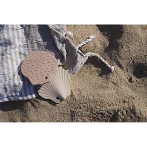 Hochet de dentition coquillage beige