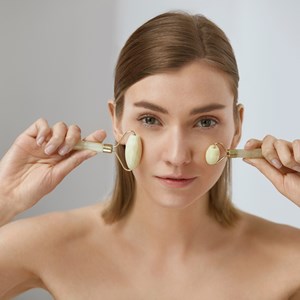 Rouleau massage en jade blanc + housse